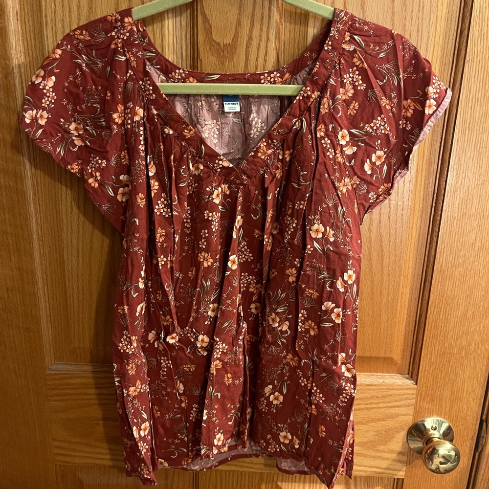 XL floral flutter sleeve blouse from Old Navy